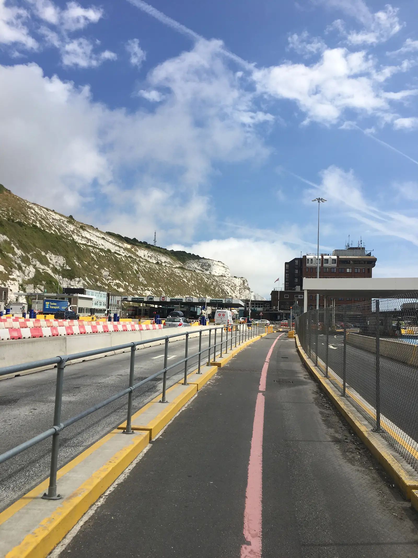 Cycle path to Dover docks